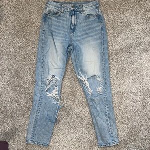 American Eagle Mom Jeans Light Wash